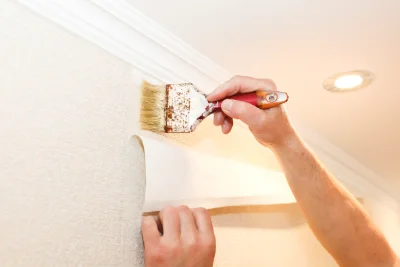 Pose de papier peint à Pietralba — revêtements muraux et toiles de verre